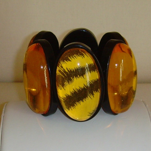 Gerda Lynggaard MONIES Amber Lucite and Animal Print Themed Statement Bracelet - Picture 2 of 16